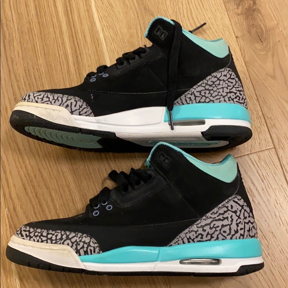 COPY - Jordan 3 Retro (GS) Bleached Turquoise Mint - Picture 2 of 4